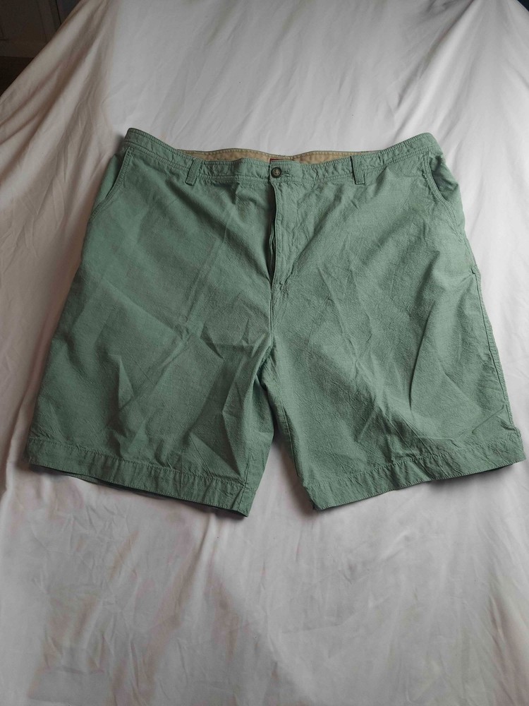 Izod Luxury Sport Golf Shorts Mens Size 44 Green Chino Athleisure Flat Front