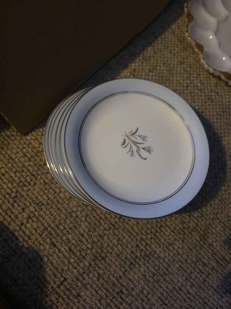Noritake Blue Bell Set of 7 Bread / Dessert Plates #5558 6 1/4