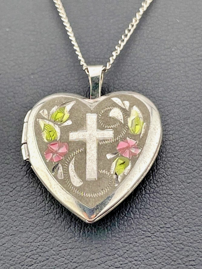 925 Sterling Silver Diamond Cut Flora Inlay Cross Heart Locket Necklace 18