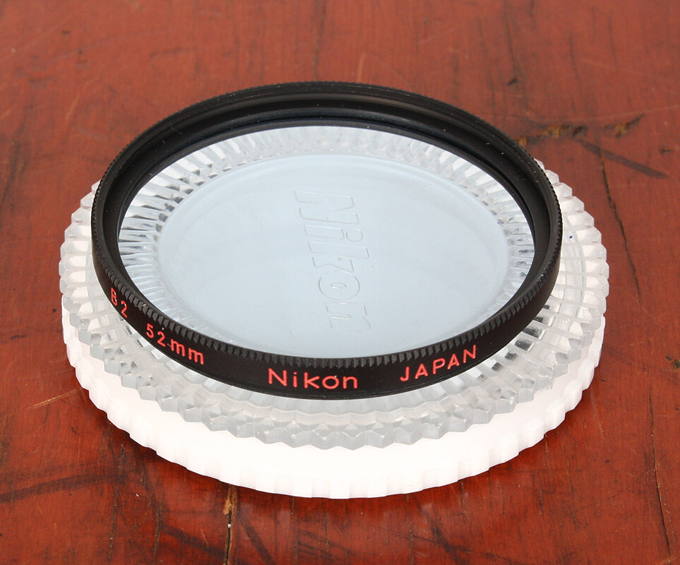 NIKON FILTER, 52MM LIGHT BLUE B2, WITH PLASTIC CASE/218222