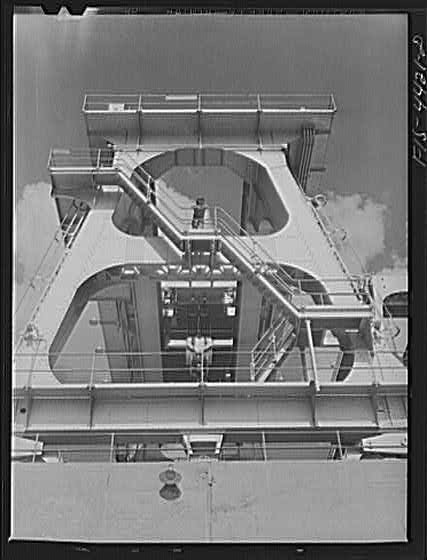 Photo:Wheeler Dam Alabama TVA Gantry Crane 1930s