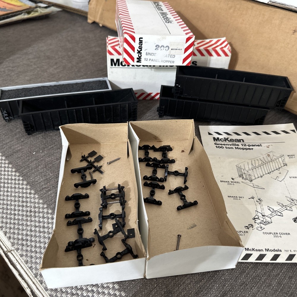 4-Mckean Ho Scale Unfinished Plastic Hopper Models Sold As Junk Missing Parts