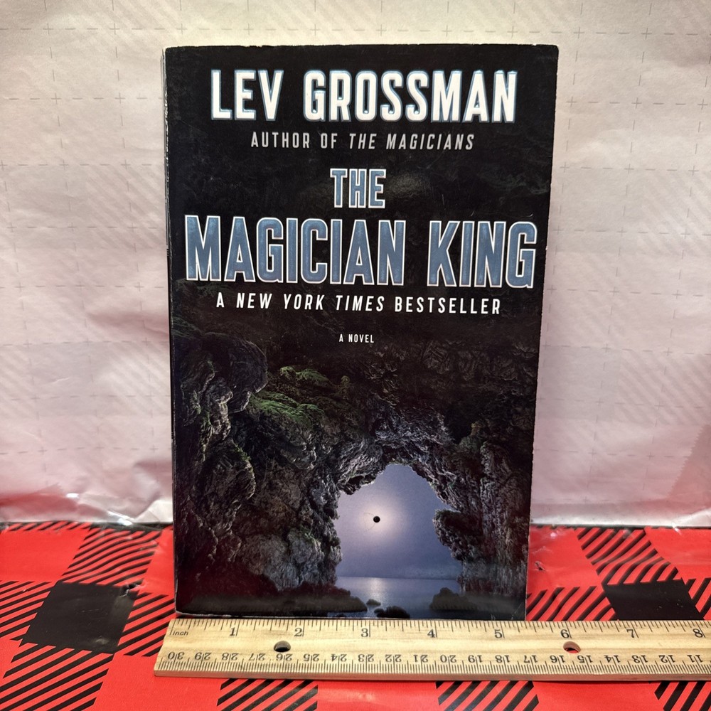 The Magician King Book 2 Lev Grossman Fantasy Sci-Fi 1st PB Print 2012