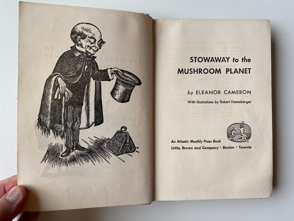 STOWAWAY TO MUSHROOM PLANET~Eleanor Cameron~ROBERT HENNEBERGER~HCDJ~XLB~1956~