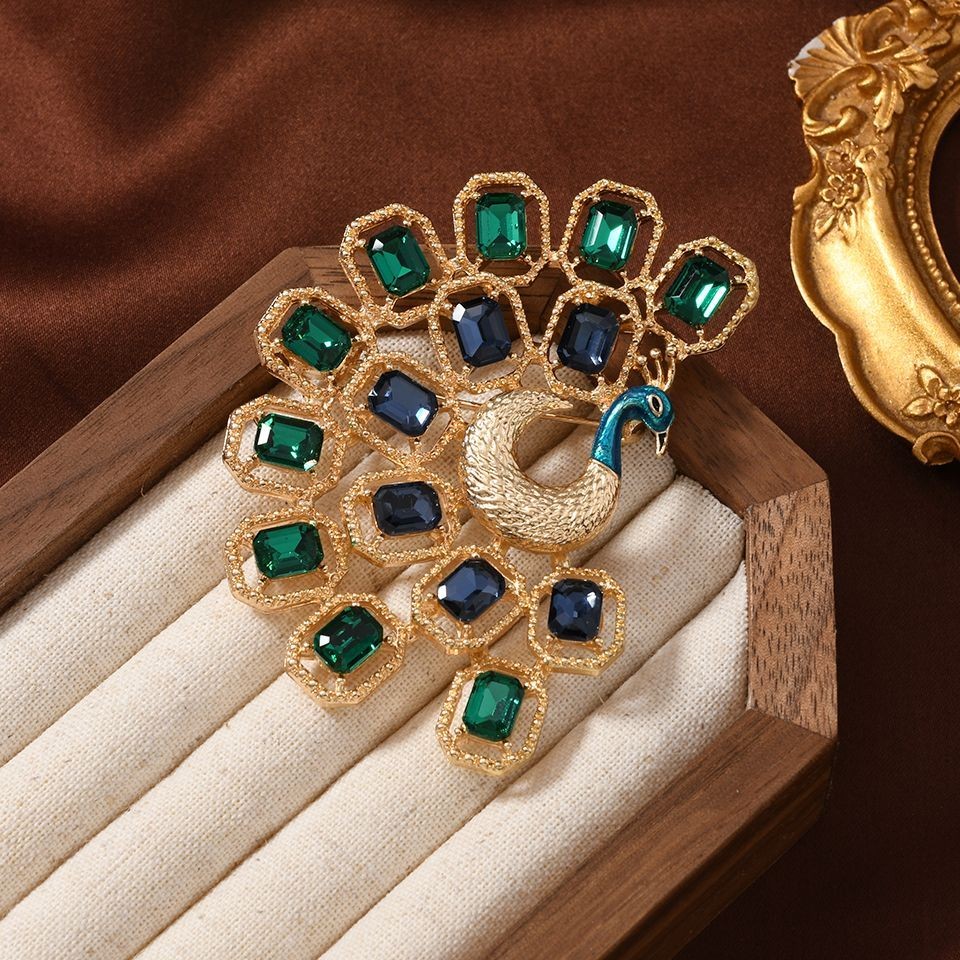 Vintage Peacock Brooch Crystal Hollow Pin Coat Jacket Jewelry Accessory