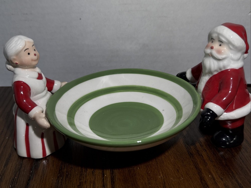 Vintage Avon Christmas Santa and Mrs. Claus Candy Dish Festive Holiday Decor