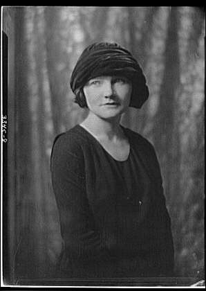 Photo:Sullivan,A,Miss,portrait photographs,women,Arnold Genthe,1920
