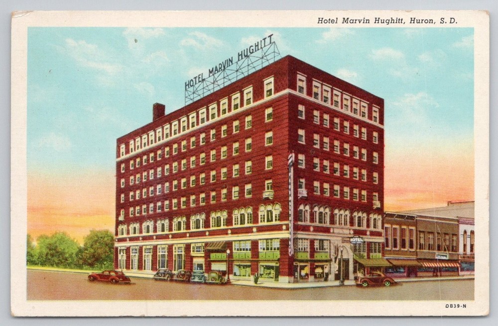 Hotel Marvin Hughitt Huron SD Linen Postcard Vintage Curteich