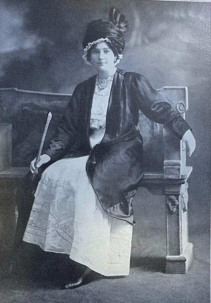 1910 Vintage Magazine Illustration Actress Margaret Illington