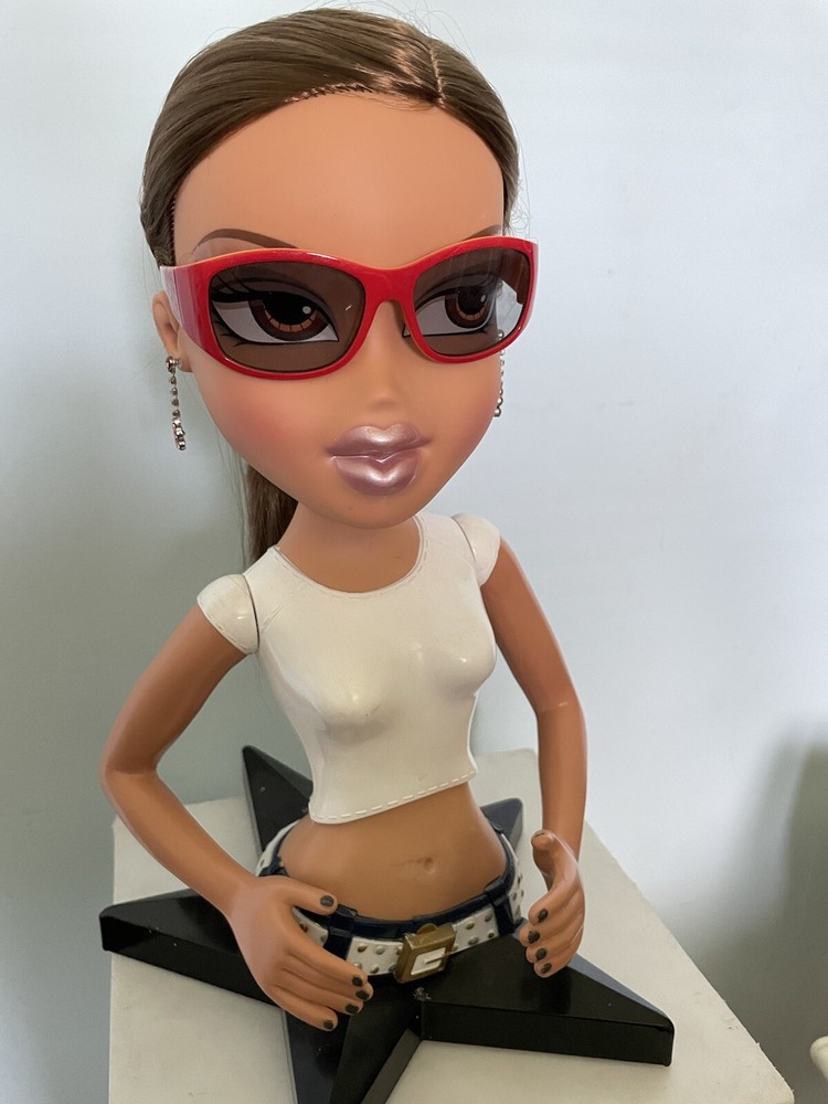 Bratz hair practice beautician Bust
