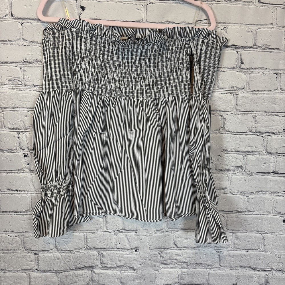 Haute Monde Women's Medium Off-Shoulder Striped Smocked Long Sleeve Blouse NWT