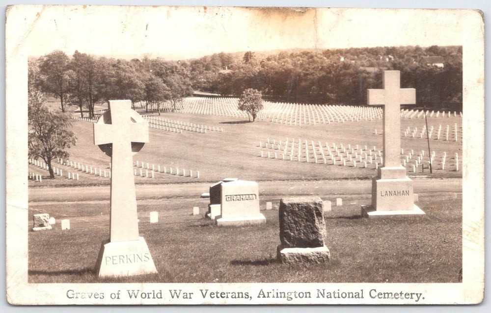 Vintage Arlington National Cemetery WWI Veterans Graves Postcard AZO