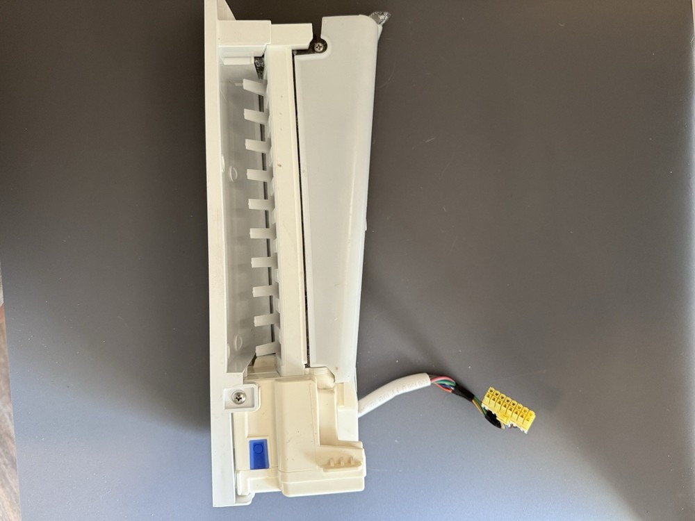 Samsung DA97-15217D Ice Maker Assembly