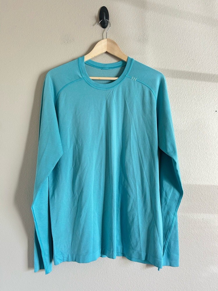 Lululemon Men’s Long Sleeve shirt Teal Size L