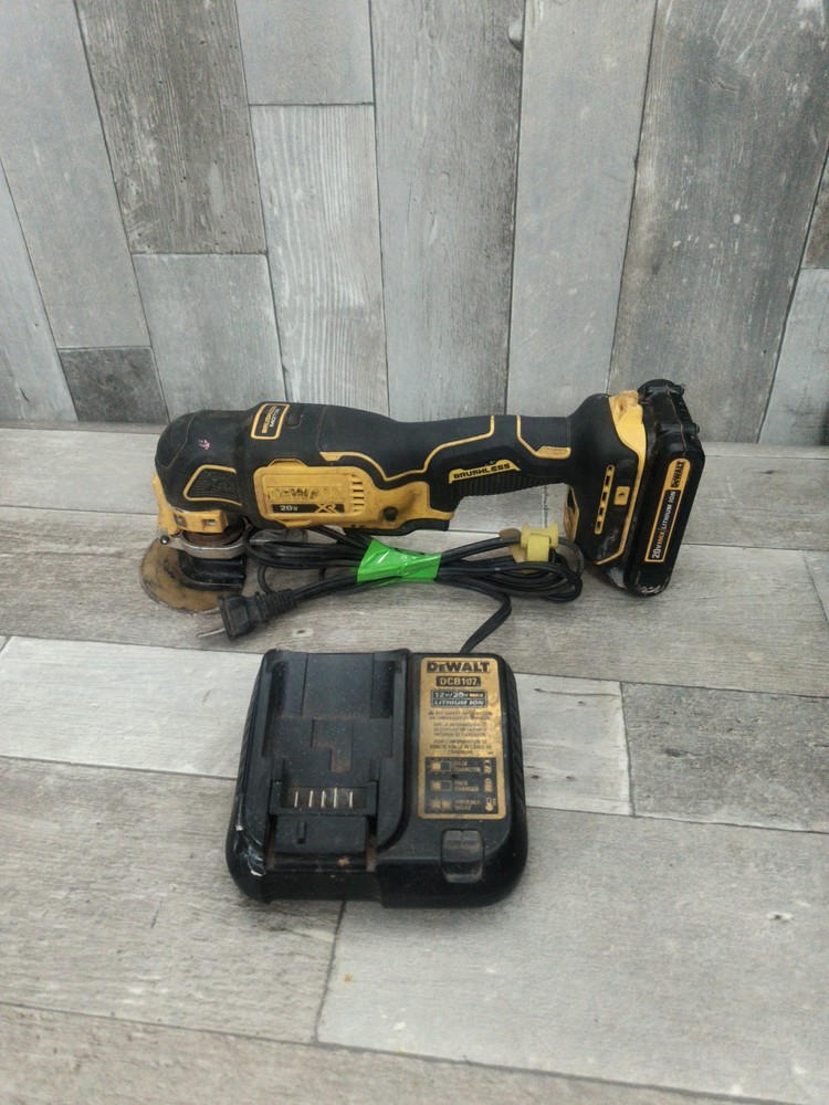 DEWALT DCS356 20V MAX XR Li-Ion Oscillating Multi-Tool Kit 1.5Ah Battery Charger