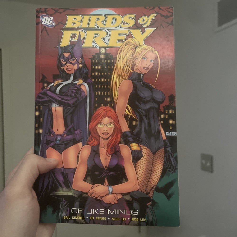 Birds of Prey, Vol 1: Of Like Minds - Paperback By Gail Simone - GOOD