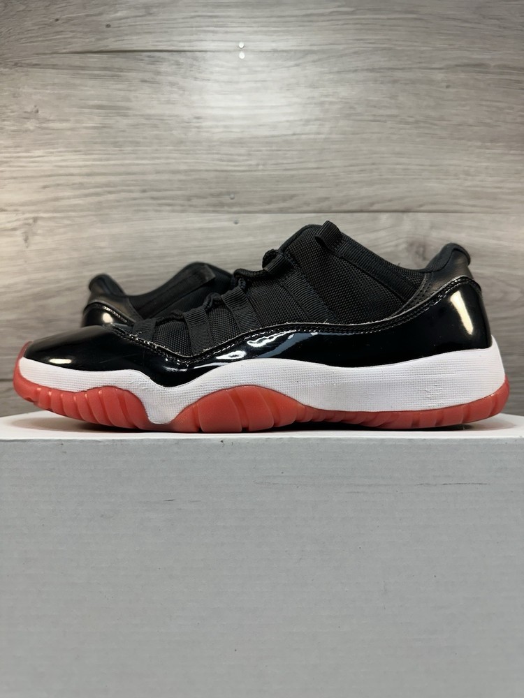 Air Jordan 11 Retro Low Bred 2025 - Size 9