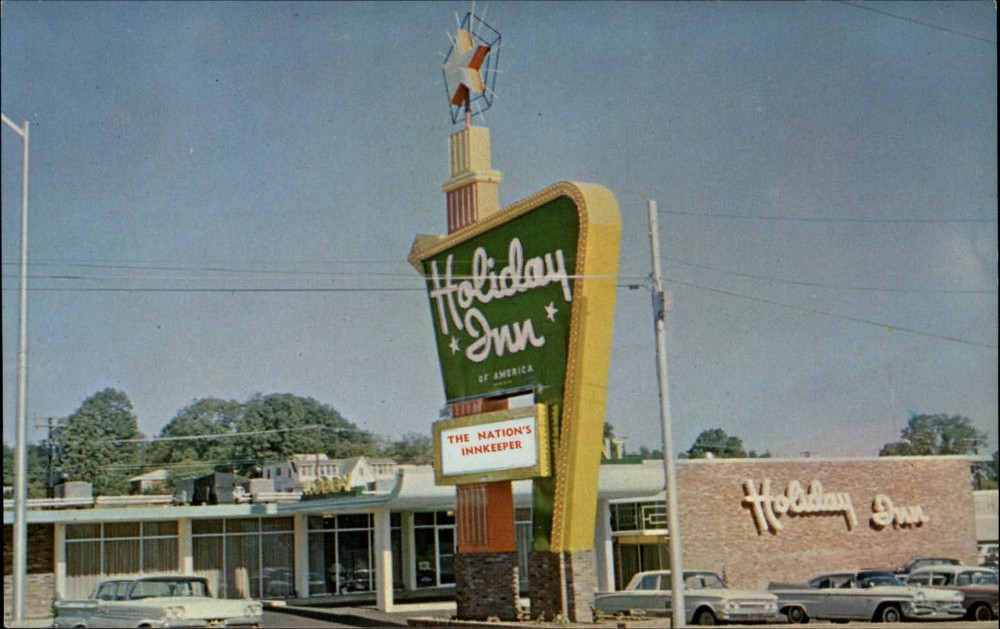 Harrison Arkansas Holiday Inn sign 1950-60s cars unused vintage postcard