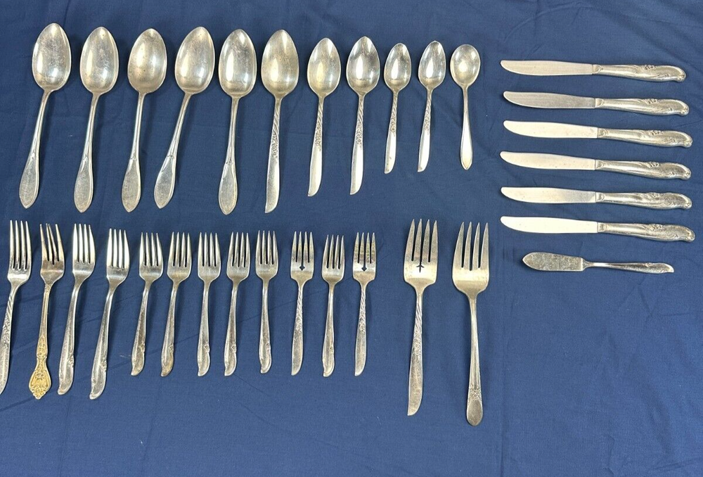 WM Rogers Silverplated Flatware Mixed Lot of 32 Spoon Fork and Knife