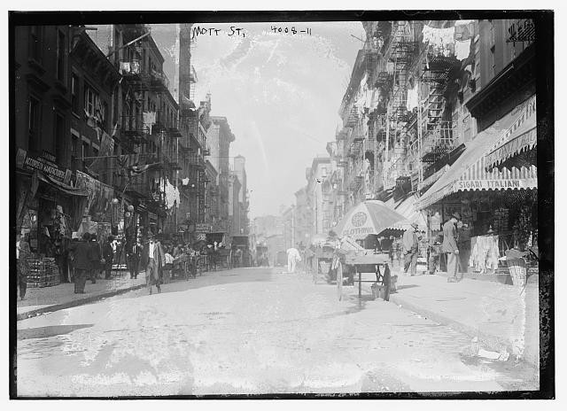 Photo:Mott Street,street vendor,pedestrians,store fronts,Bain News Service