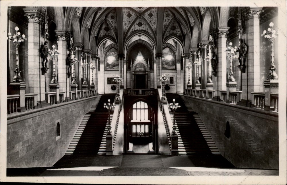RPPC Parliament Building Budapest Hungary vintage postcard g701