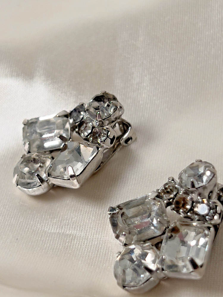 Vintage 1950s Rhinestone Cluster Clip-On Earrings – Mid-Century Sparkle