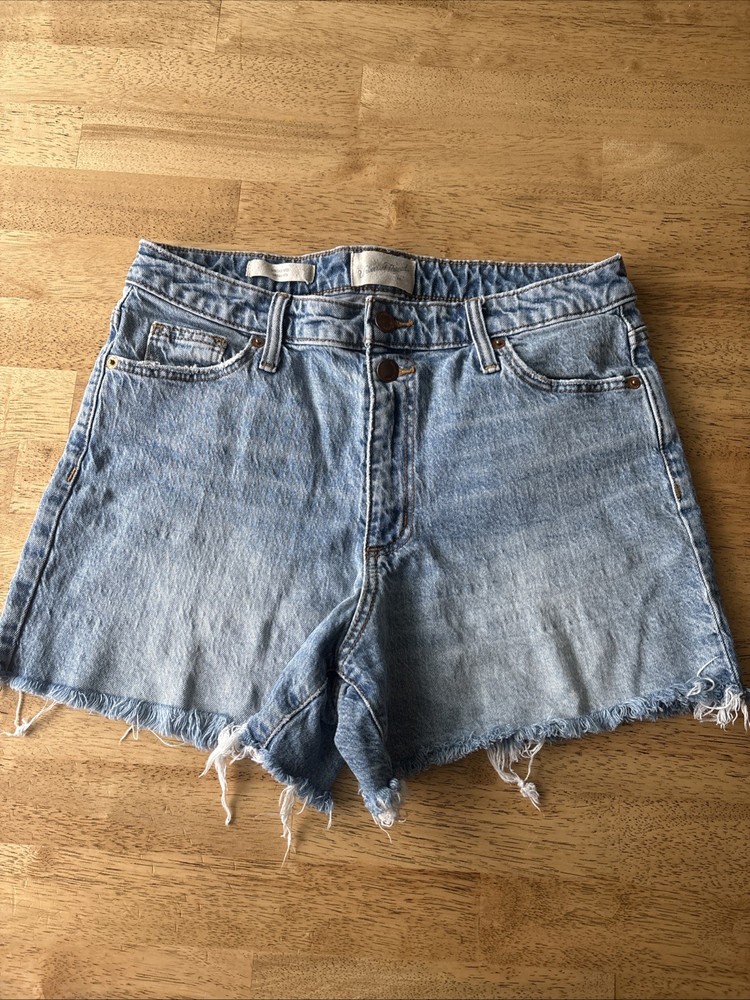 Universal Thread Women's Vintage Stretch Midi Jean Shorts 8/29R Medium Wash