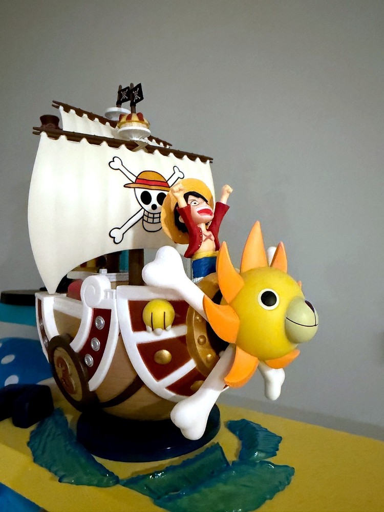 One Piece Thousand Sunny Banpresto WCF Mega Special Ship Figure with Luffy
