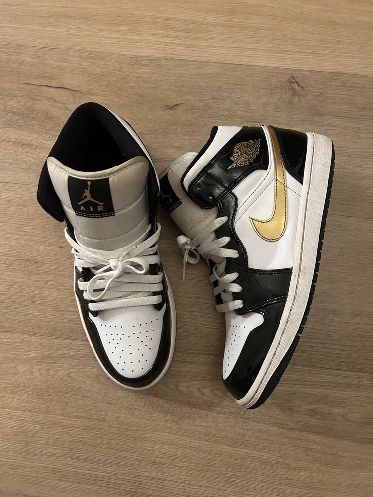 Mens Size 10 - Nike Air Jordan 1 Mid Patent SE Black Gold  852542-007 - Good!