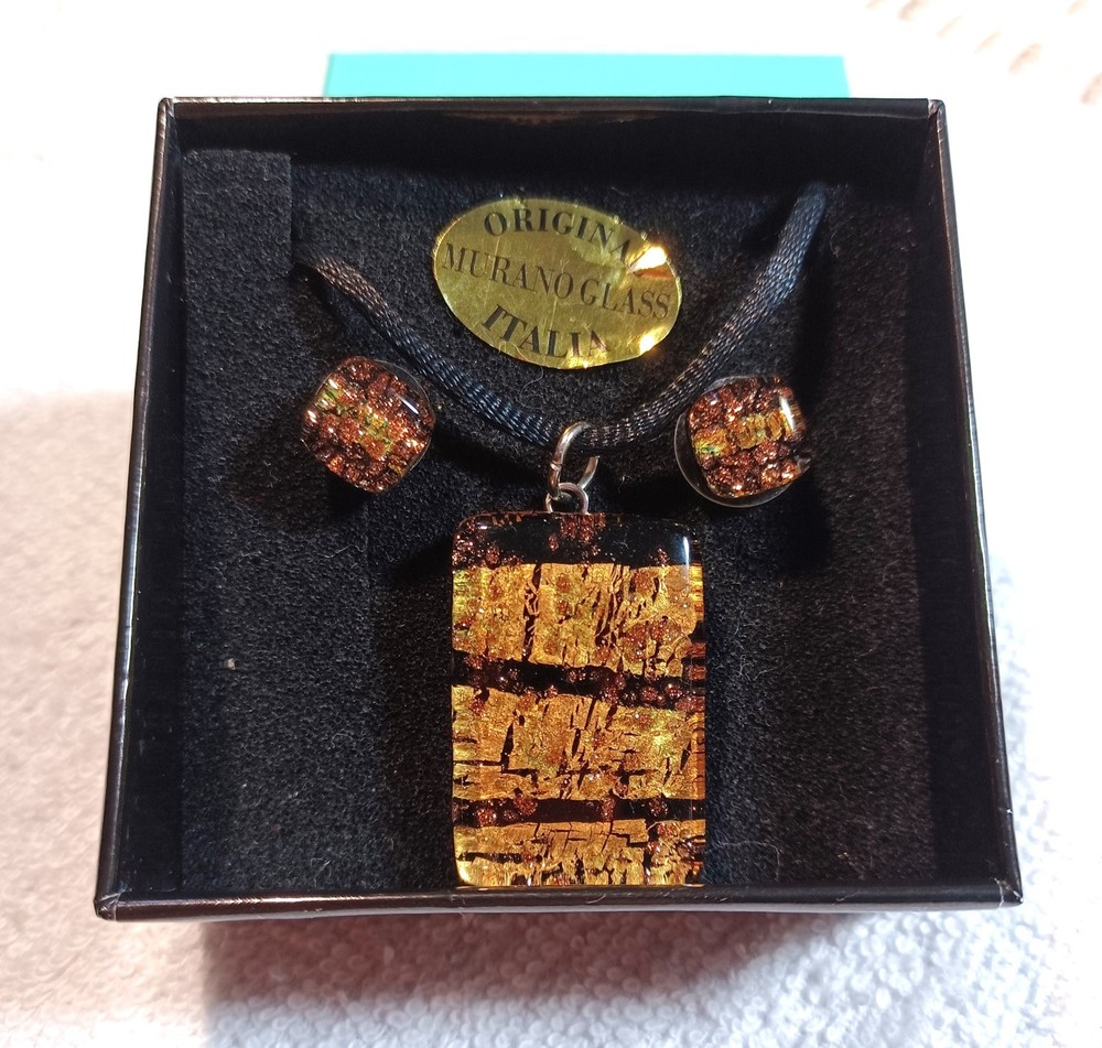 New Murano Glass  Pendant Necklace Earring Set, Italia