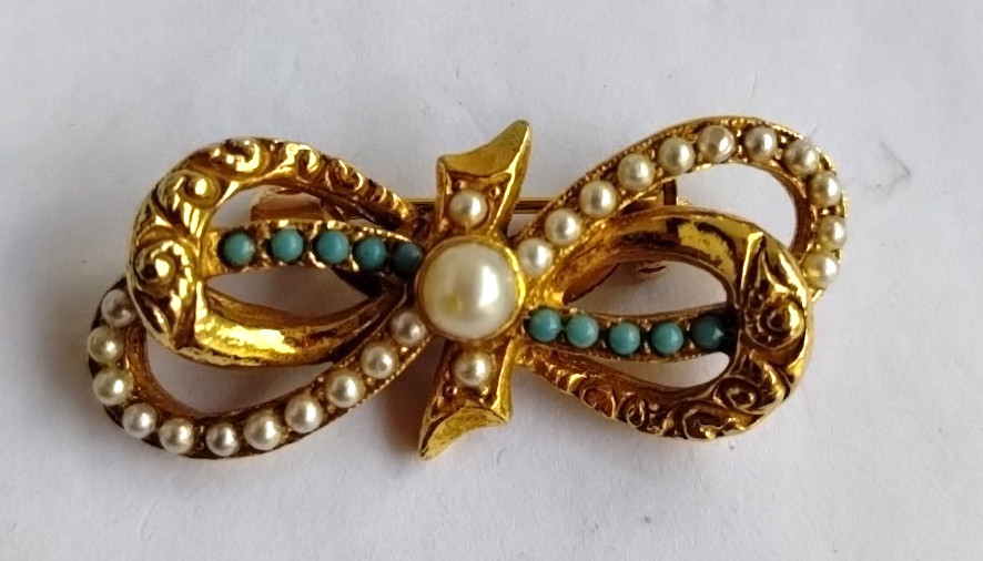 Vintage Arthur Pepper Signed ART Faux Seed Turquoise Pearl Ribbon Pin Brooch