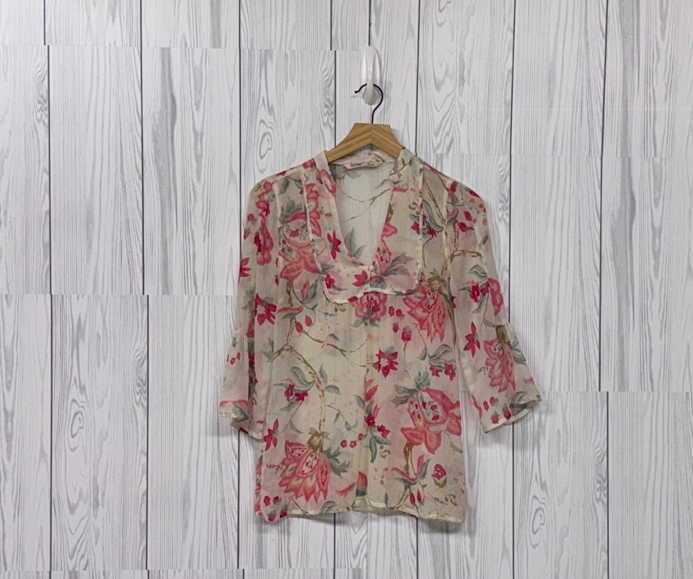Old Navy blouse womens size extra small long sleeve white floral patterned top
