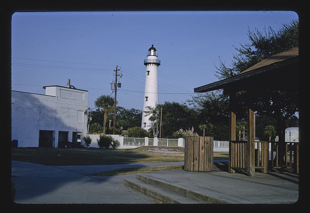 Photo:St Simons Island Georgia 1990 Lighthouse Museum White Lighthouse