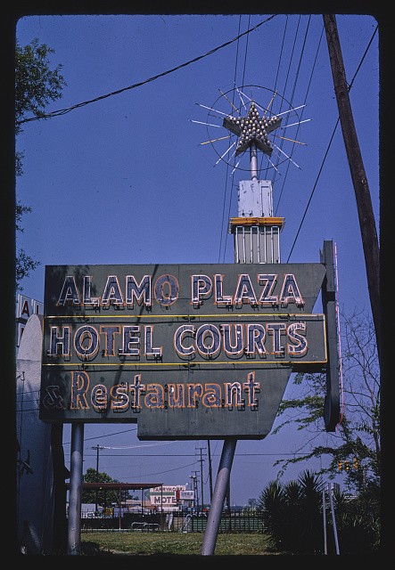 Photo:Jackson Mississippi 1950s Alamo Plaza Hotel Courts Restaurant sign