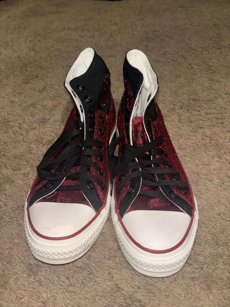 Converse Red Sparkly Sz Men’s 8. Women’s 10.