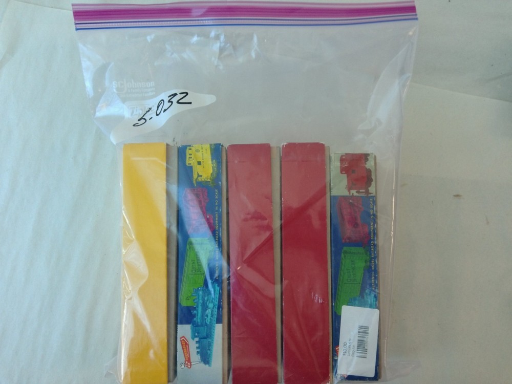Roundhouse,Branchline,Accurail HO Scale Grab Bag #5-032 5 Pieces
