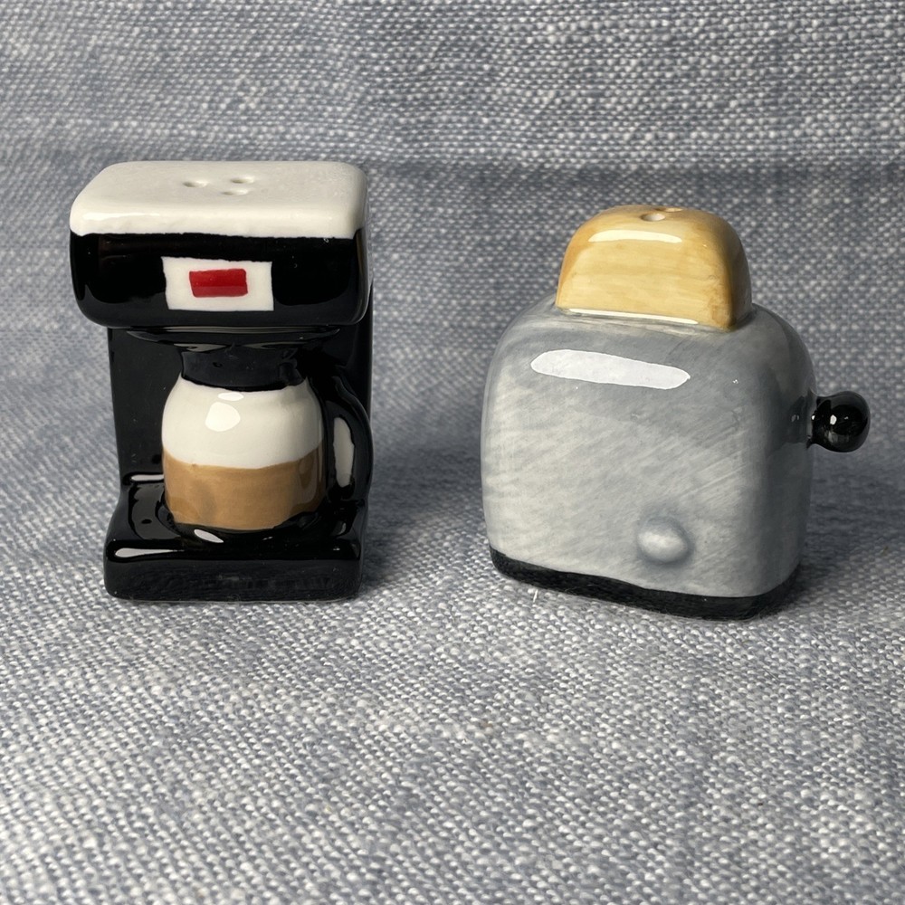 Cracker Barrel toaster and coffee maker salt & pepper shaker New House #