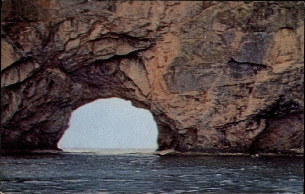 Perce Archway rock formation Quebec Canada ~ 1950-60s vintage postcard