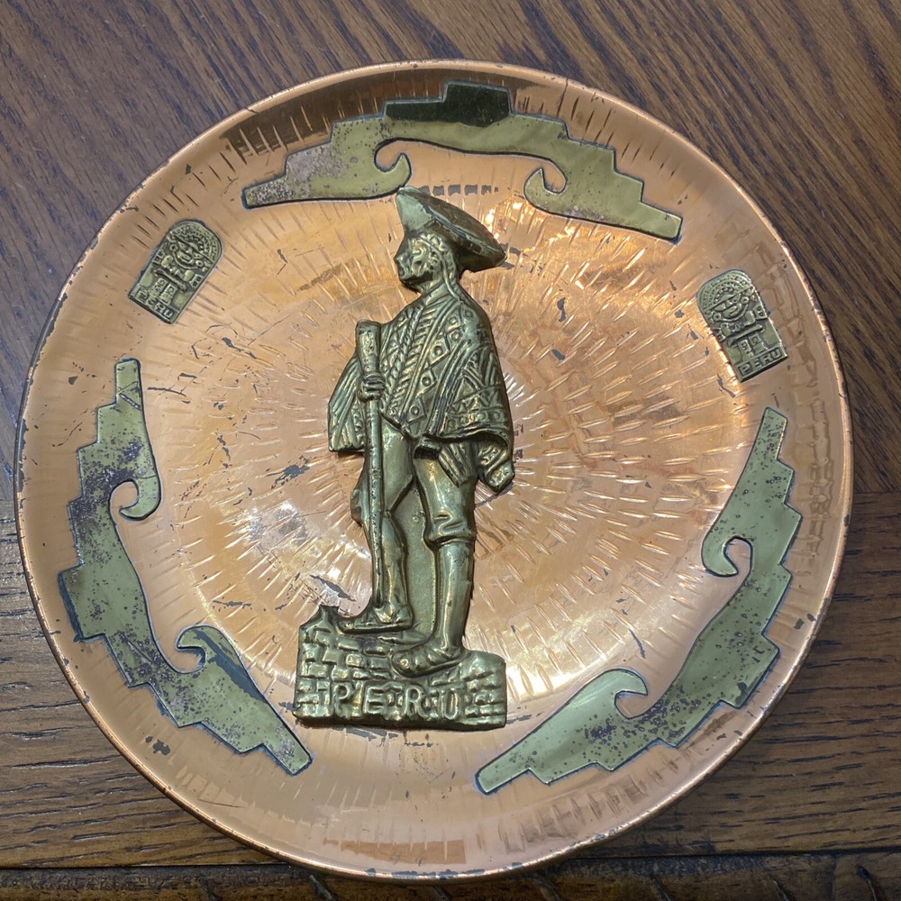 Vintage Peru Hammered Copper decorative Wall Hanger 7.5”