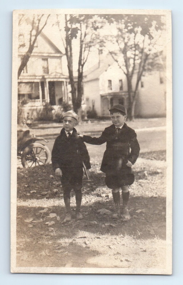 Old Vintage Photo PAIR OF BOYS IN YARD CLASSIC CAR MODEL T FORD STREET SCENE