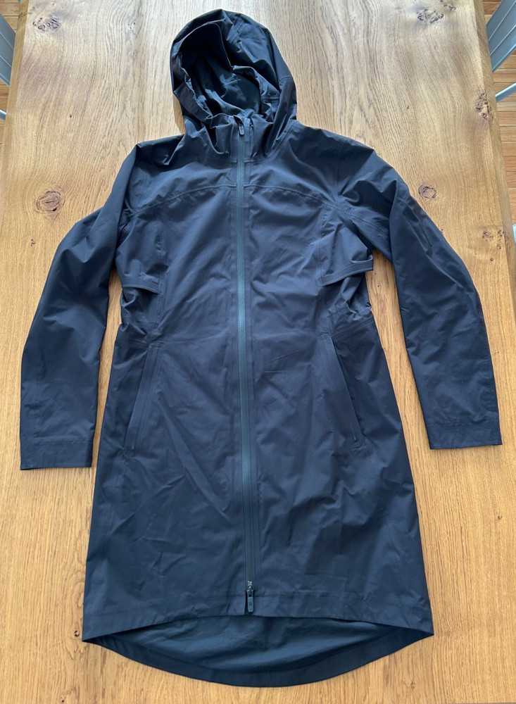 Lululemon Rain Rebel Jacket - Black - Size 4 - NWOT
