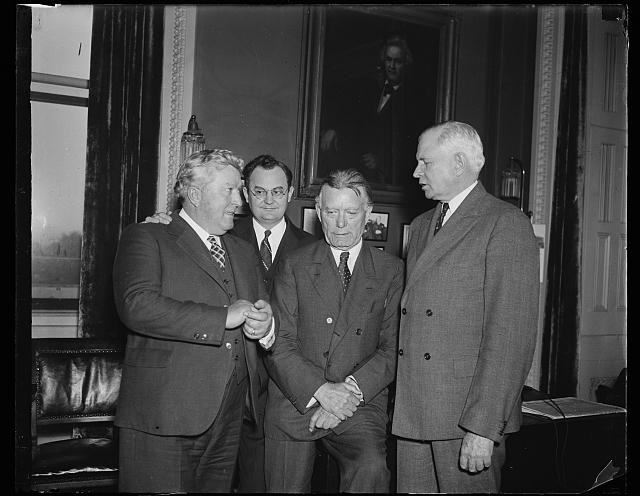 Photo:William Borah 1935 Portrait Group Meeting Men Suit