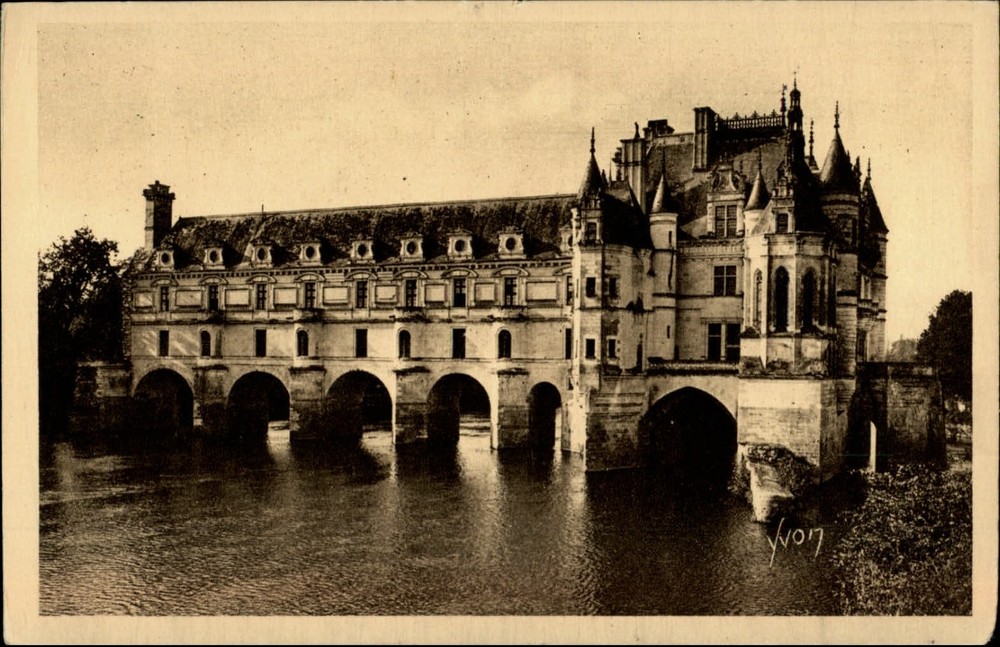 Chateau de Chenonceaux Loire Valley France vintage postcard s063