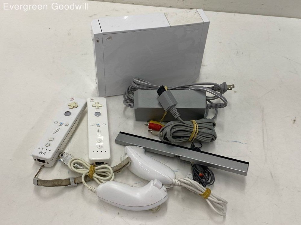 Nintendo Wii Console Bundle White RVL-001(USA)