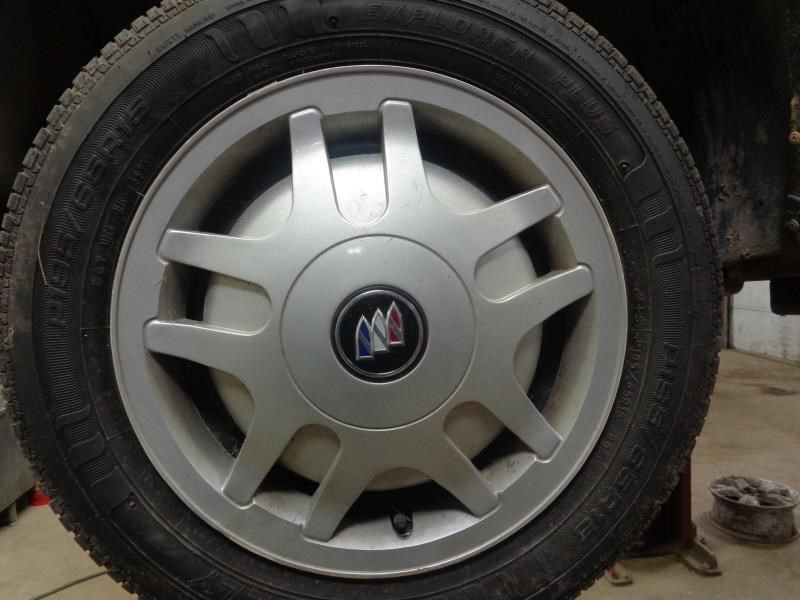 Wheel Cover HubCap 10 Spoke Fits 92-95 SKYLARK 986857