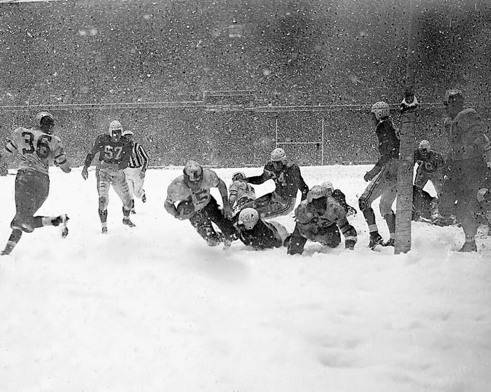 1948 Chicago Cardinals Vs Philadelphia Eagles Football Snow 8x10 PHOTO PRINT