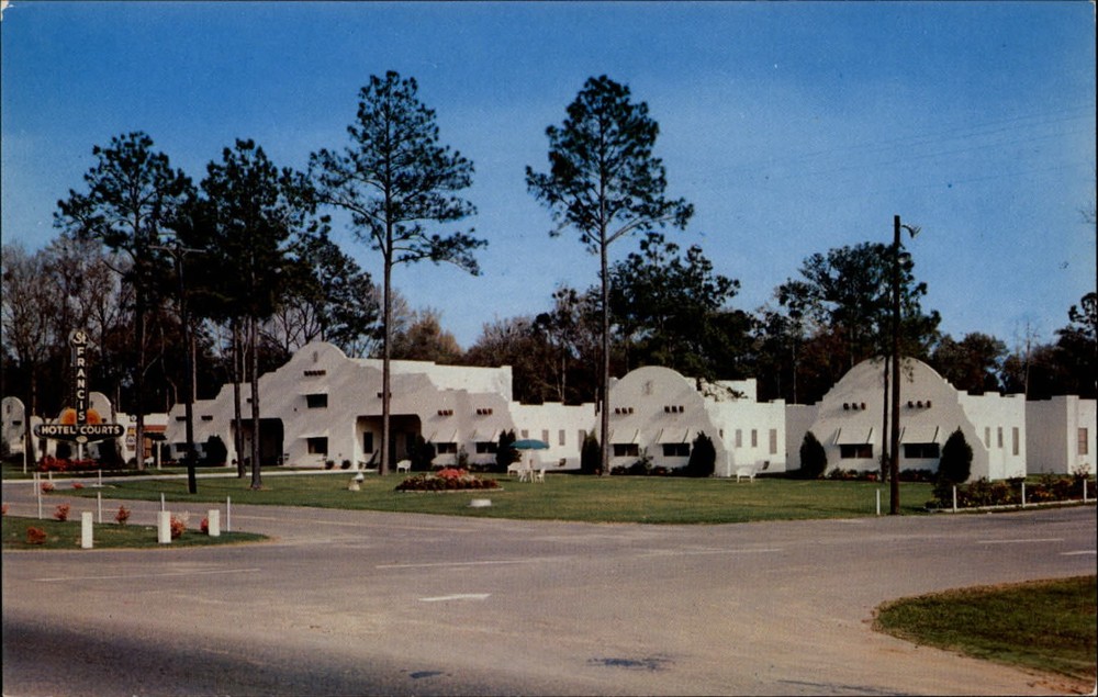 St Francis Hotel Courts ~ Mobile Alabama ~ US 90 ~ 1950s-60s vintage postcard