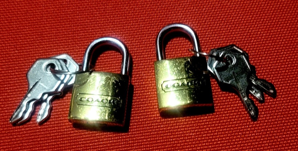 Vintage Gold Coach Lock & Key Keychain