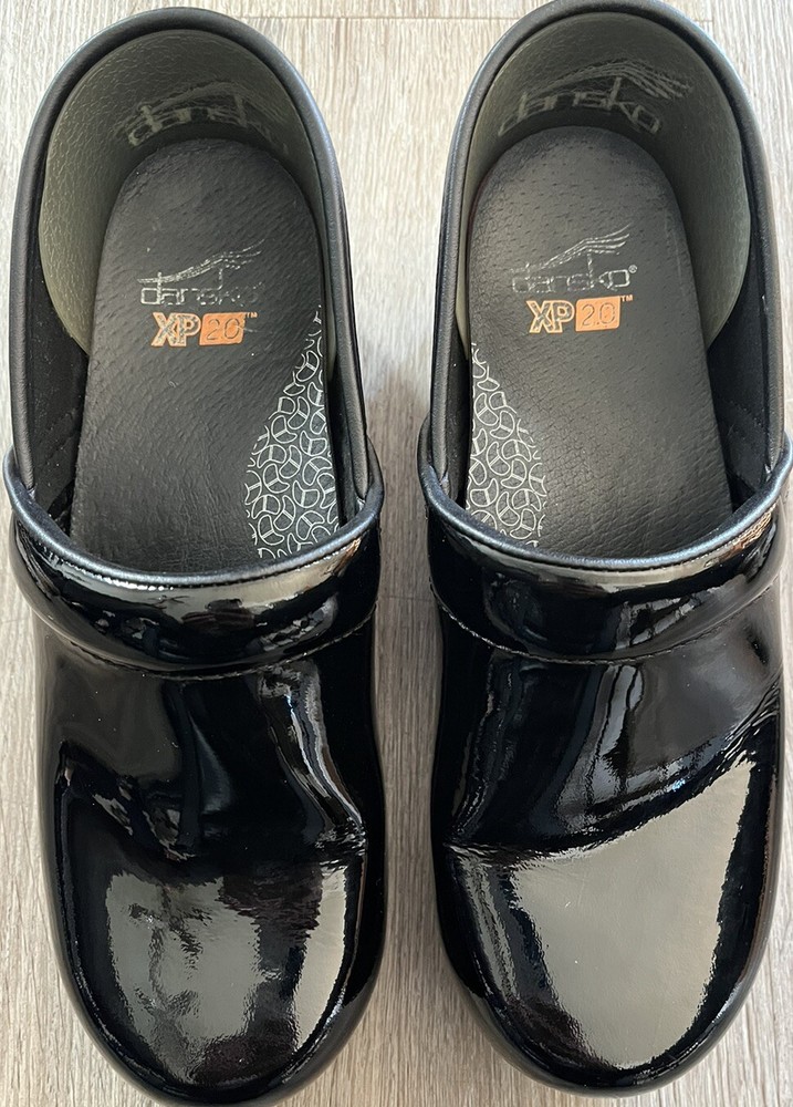 Dansko XP 2.0 Patent Leather Slip Resistant Black Clogs EU 38 US 7.5