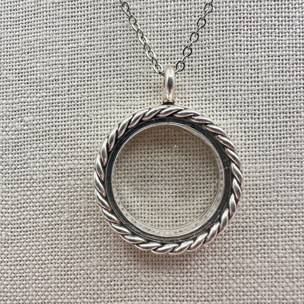 Vintage 90s Effie Silver Tone Round Cable Edge Locket Pendant Neckless Jewelry